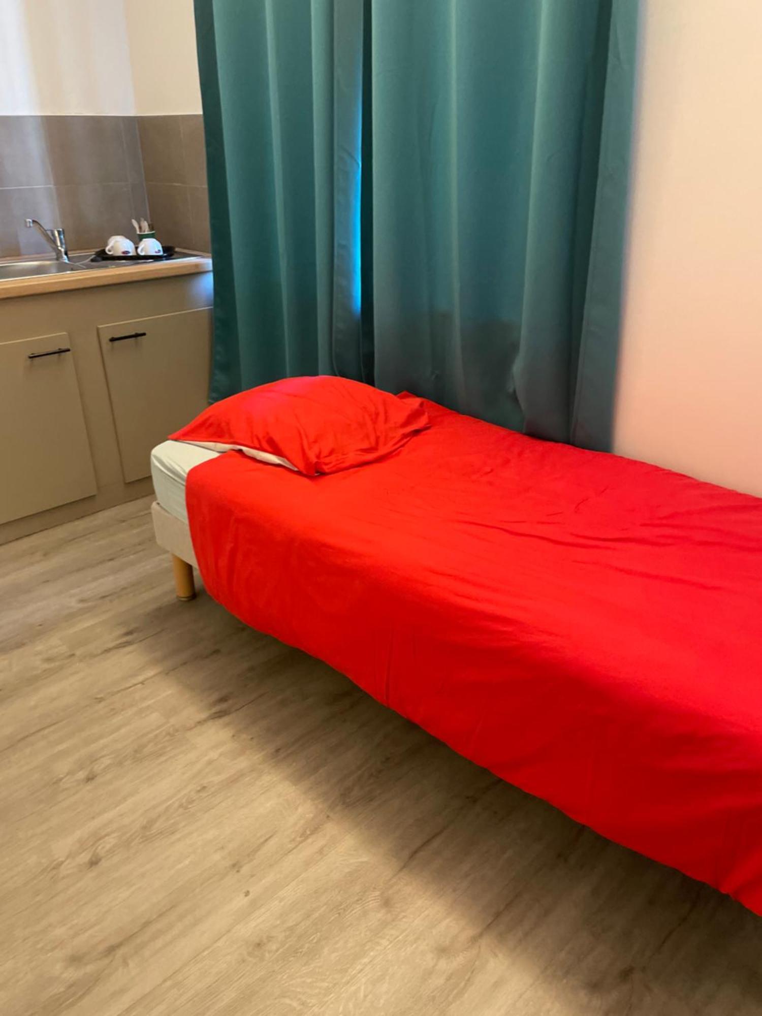 Le Grand Cerf Hotel Carignan Luaran gambar
